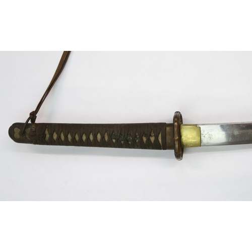 2659 - A JAPANESE SHOWA-ERA SHIN GUNTO SWORD, WITH BRITISH ATTRIBUTIONThe machine-made blade mounted with b... 