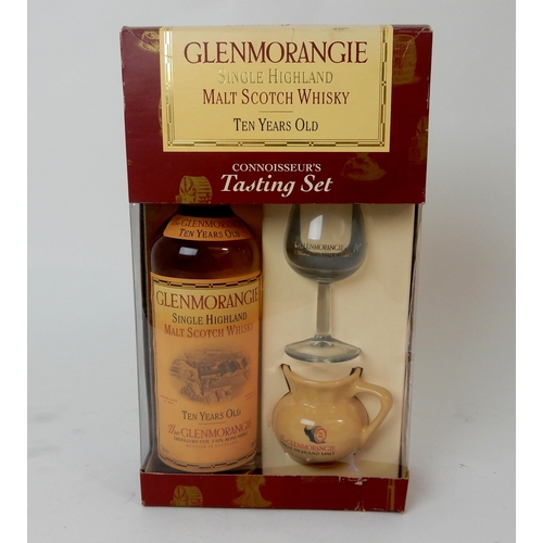 2675 - GLENMORANGIE SINGLE MALT SCOTCH WHISKY 10 YEAR OLD CONNOISSEUR'S TASTING SET with tasting glass and ... 