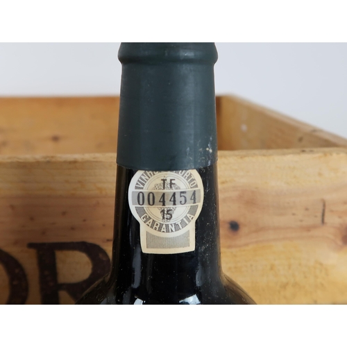 2694 - PORT TAYLOR'S VINTAGE 1977Three bottles 21° 75cl with Taylor, Fladgate & Yeatman, Vinhos S.A.R.L... 