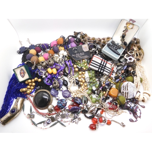 916 - A string of craftsman ceramic beads, other statement bead necklaces, an Andre Duval compact, sent fr... 