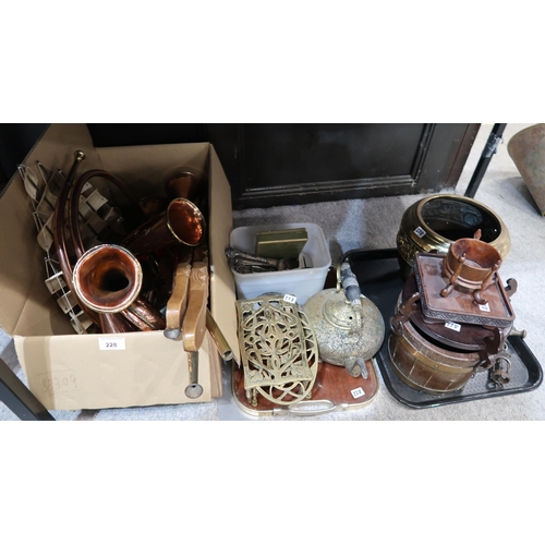 228 - Brass and copper hunting horns and bugles, brass trivets, kettle, coopered plant stand etc