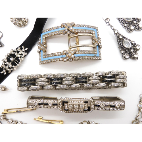 964 - A collection of Art Deco and other vintage jewellery to include a bracelet in the style of Jacob Ben... 