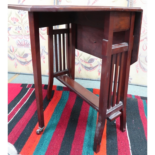 139 - A Victorian mahogany drop leaf Sutherland table and a Victorian mahogany three drawer toilet mirror ... 