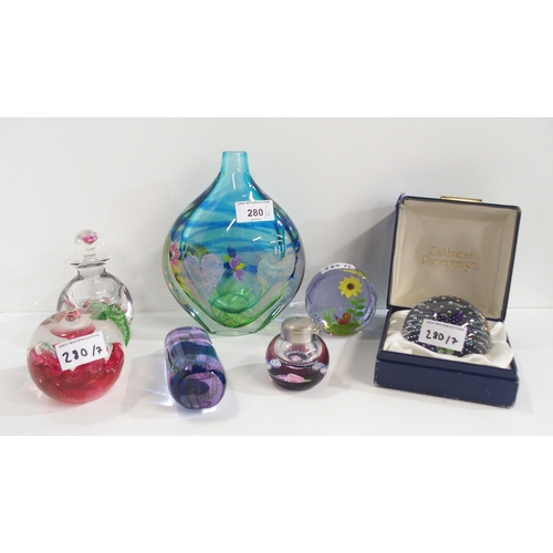 280 - A collection of Caithness glass including a fuchsia scent bottle and inkwell, a vase with hearts and... 