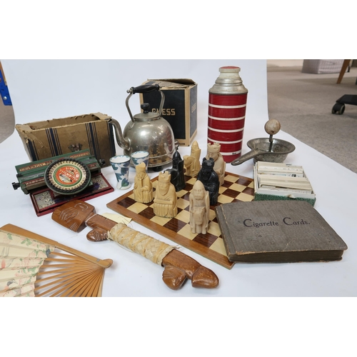 456 - A resin Lewis Chessmen replica set, boxed Simplex Portable Typewriter, cigarette cards, vintage Vacc... 