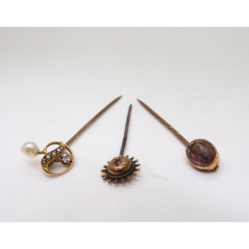 775 - A collection of gold and yellow metal, to include a 15ct gold topped pearl and diamond pin, weight 1... 