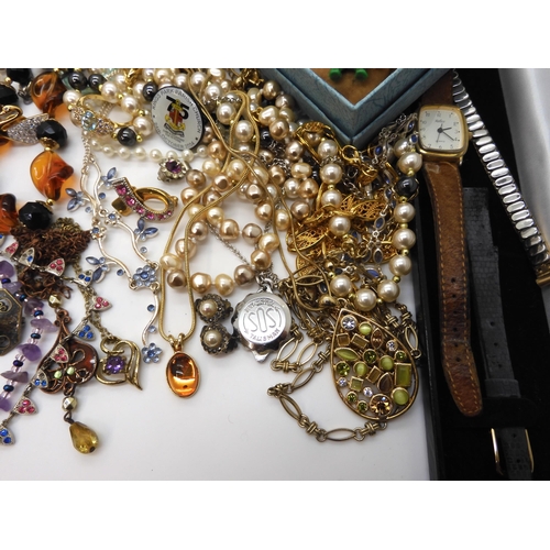 872 - A collection of vintage costume jewellery to include gem set necklaces, swallow brooches, an Arts &a... 