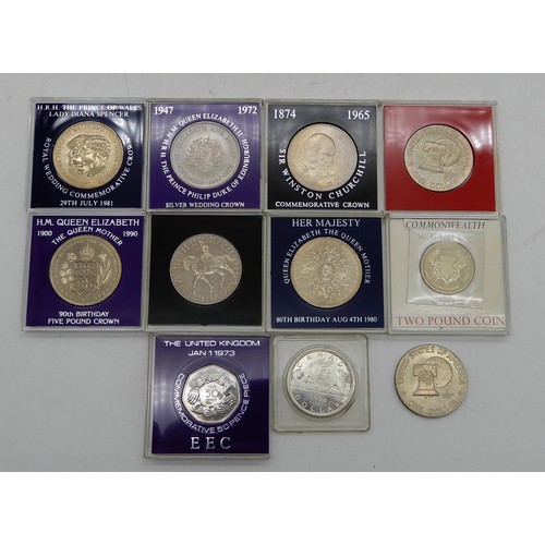 462A - COINS a lot comprising various USA dollars ERII commemorative crowns, first decimal coin set, Victor... 