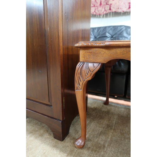 62 - A lot of two assorted mahogany single door bedside cabinets, gilt framed wall mirror and a mahogany ... 