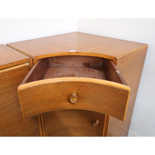 65 - A mid 20th century teak bookcase with cabinet door and accompanying corner cabinet, 76cm high x 192c... 