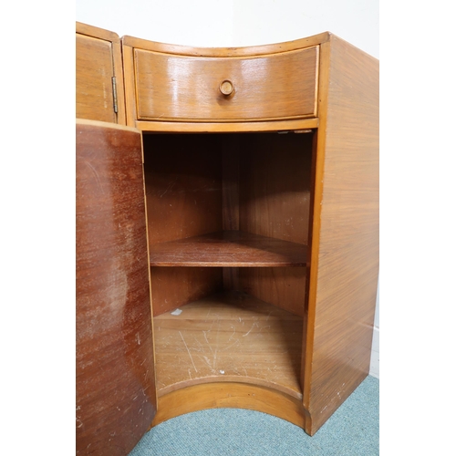 65 - A mid 20th century teak bookcase with cabinet door and accompanying corner cabinet, 76cm high x 192c... 