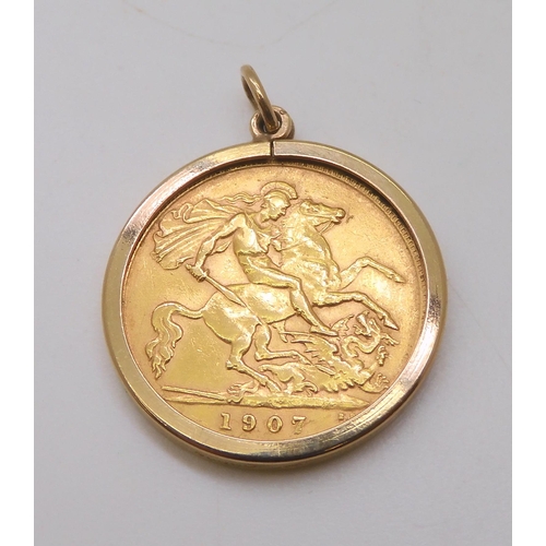 516 - A 1907 gold half sovereign in a 9ct gold pendant mount, weight 5gms