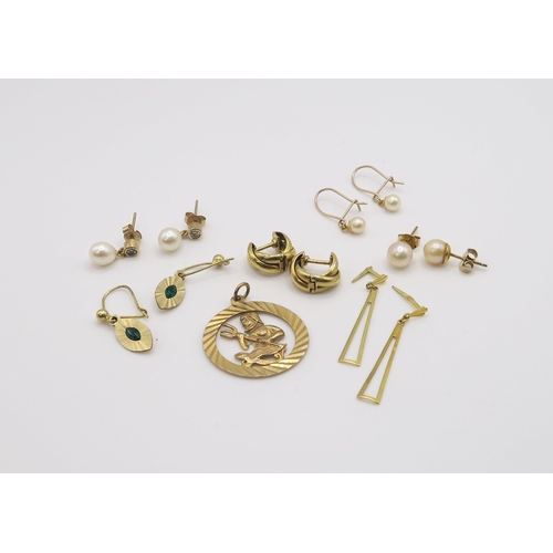 608 - A collection of 9ct gold items to include a retro Aquarius pendant and seven pairs of earrings, weig... 