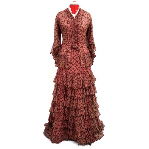 2910 - A CIRCA 1860 TO LATE-19TH DRESS BELONGING TO MISS CATHERINE 