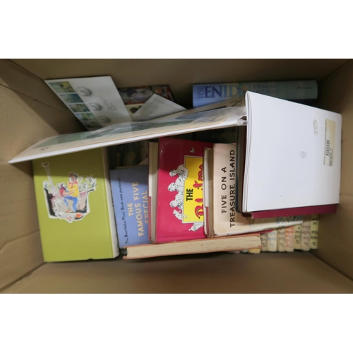 162 - A lot of four assorted boxes of books (4)