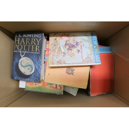 162 - A lot of four assorted boxes of books (4)