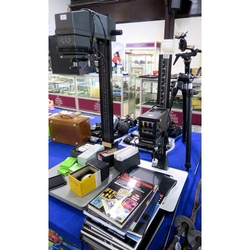 515 - PHOTOGRAPHY LAB EQUIPMENT with a Durst M305 Color enlarger, a Philips PCS 130 enlarger, JOBO Du... 