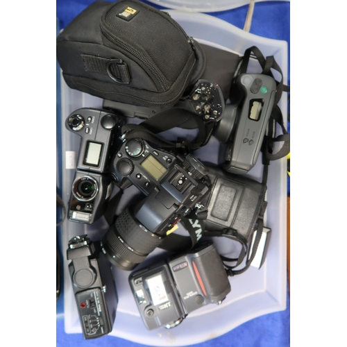 570 - A mixed lot of compact cameras, light meters etc with examples from Olympus, Pentax, Lumix, Panasoni... 