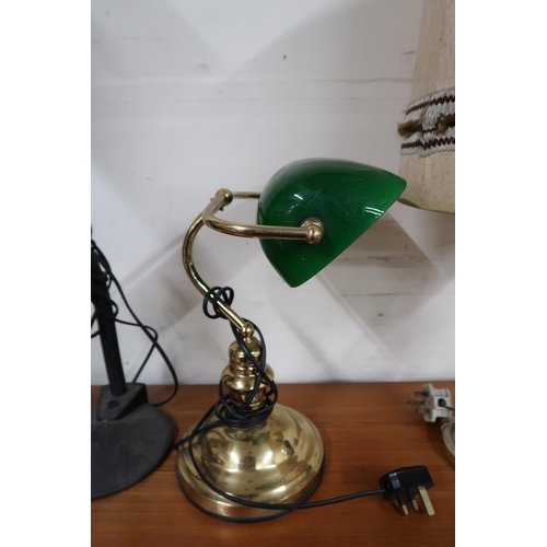 82 - A lot to include brass based desk lamp with green glass shade, anglepoise style desk lamp, adjustabl... 