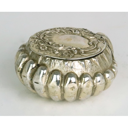 2487 - A CONTINENTAL SILVER SNUFF BOXprobably German, with import marks for Edwin Thompson Bryant, London, ... 