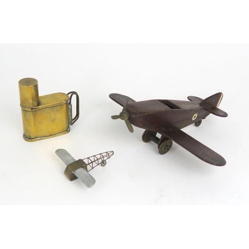 2618 - WW1-ERA FLYING APPAREL Comprising a pair of large sheepskin gauntlets, yellow-lensed goggles with sp... 