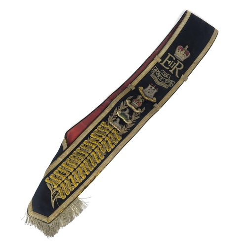 2621 - A 20th CENTURY KING'S OWN SCOTTISH BORDERERS DRUM MAJOR'S BALDRIC SASHOf black wool Melton cloth bac... 