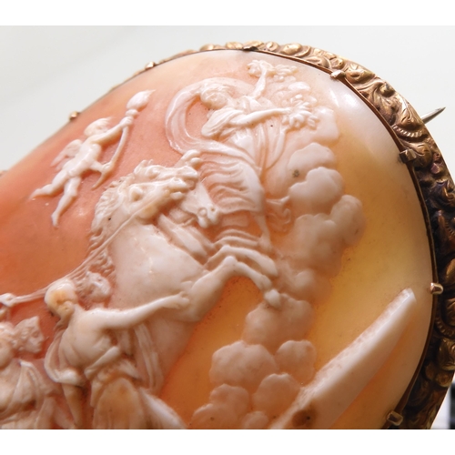 2715 - A LARGE CLASSICAL THEMED CAMEOthe well carved shell cameo depicting Apollo in his horse drawn chario... 