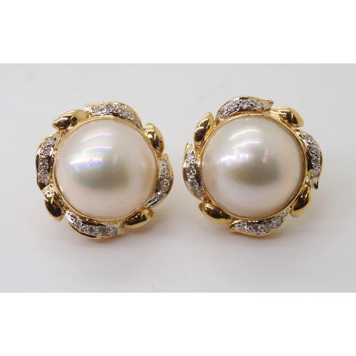 2758 - 18CT GOLD MABE PEARL EARRINGSfurther set with diamond details to the leaf pattern mounts, mabe pearl... 