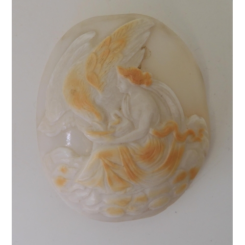 2807 - A LARGE UNMOUNTED CLASSICAL CAMEOfinely carved in two-tone shell, depicting Hebe feeding her father ... 