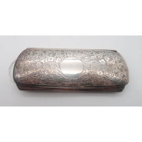 423 - A George V silver spectacles case, by Sydney & Co, Birmingham 1920, with engraved scrolling foli... 