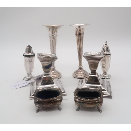 437 - A pair of silver posey vases, by David Shaw Silverware, Birmingham 1988, of trumpet form (loade... 