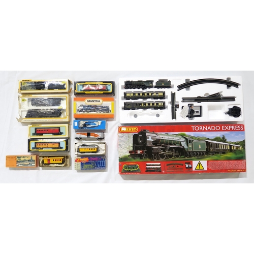 Hornby tornado express train set online