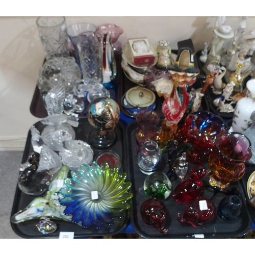 252 - A collection of art glass including vases, paperweights etc