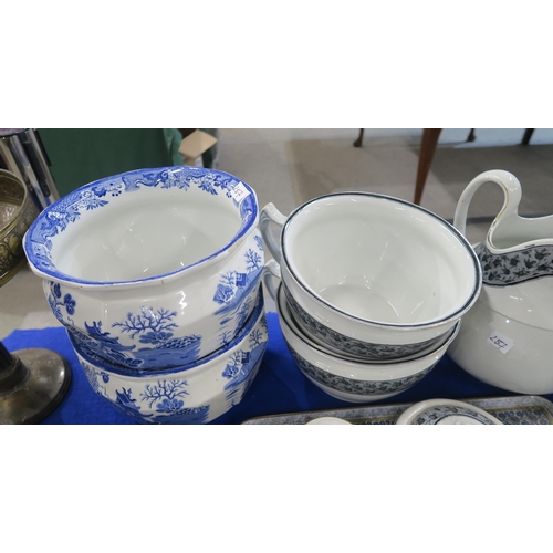 287 -  Corona Ware Pearmain pattern washset, a pair of Masons chamber pots, blue and white platters, ... 