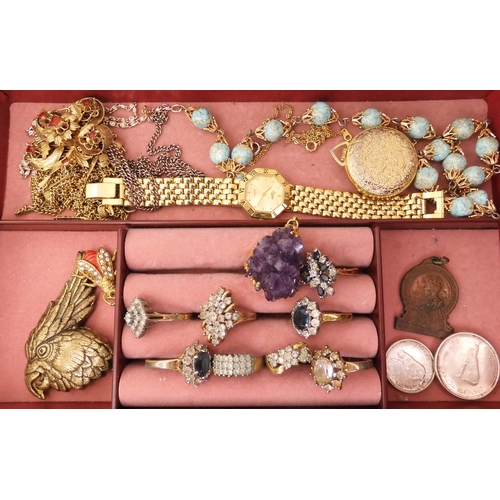 773 - A jewellery box filled with vintage costume jewellery to include a Cockatiel brooch, a Baume marcasi... 