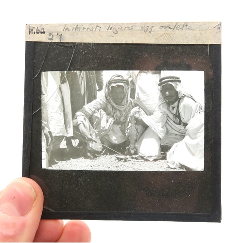 465 - A good mixed lot, to include a bone-handled sgian dubh with silver collar (Wilson & Sharp, Edinb... 