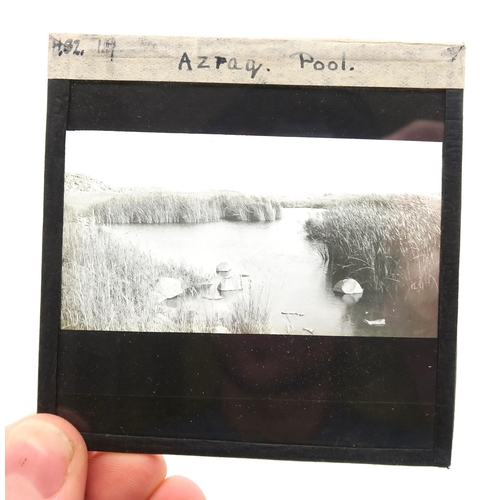 465 - A good mixed lot, to include a bone-handled sgian dubh with silver collar (Wilson & Sharp, Edinb... 