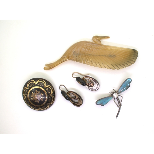 2728 - A COLLECTION OF VINTAGEto include a pique wear brooch, diameter 4cm, with matching earrings, length ... 