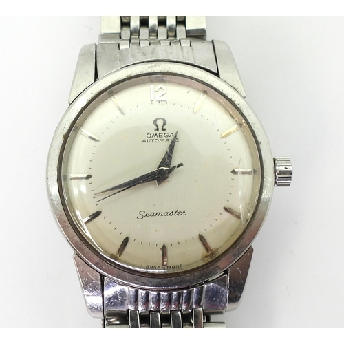 2927 - AN OMEGA SEAMASTER AUTOMATICmade in stainless steel with silvered dial, silver coloured baton numera... 