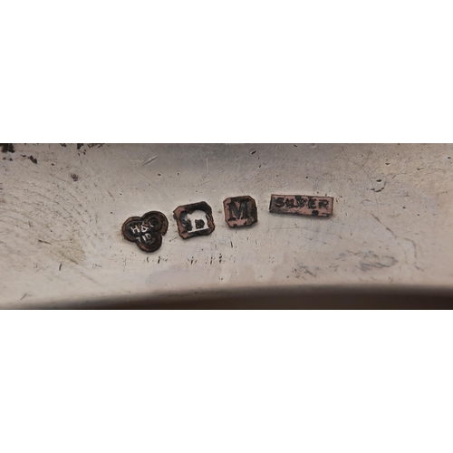 373 - A silver cigarette box, by Cohen & Charles, Chester, 16.5 x 9cm, and a silver plated hip flask (... 