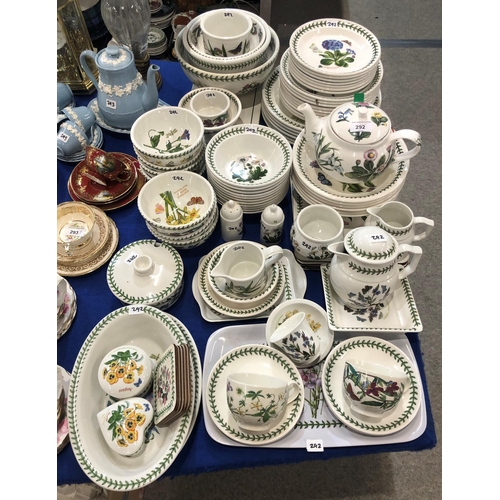292 - A large Portmeirion The Botanic Garden dinner service designed by Susan Williams Ellis comprising pl... 