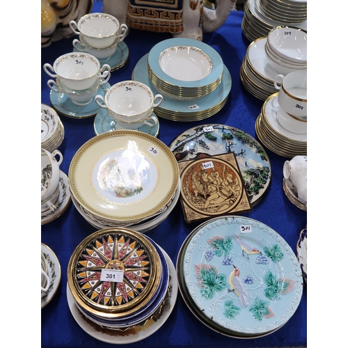 301 - A Wedgwood Venus pattern part dinner service, a Moir Smith tile and assorted decorative plates