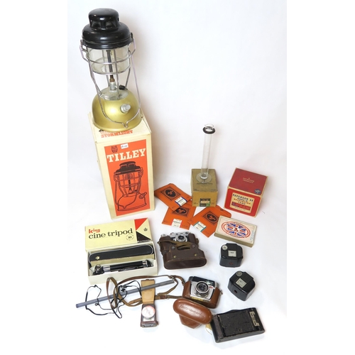 497 - A large quantity of photography and projecting equipment, to include a boxed Eumig Silent Projector ... 