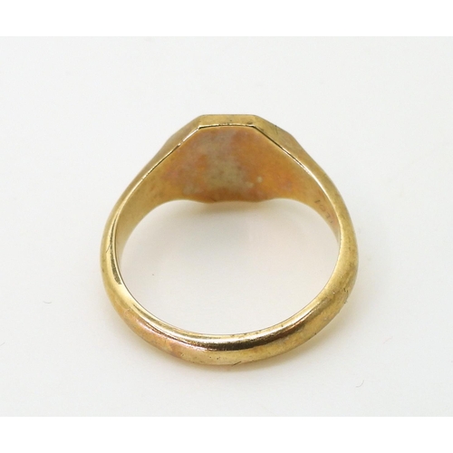 782 - A 9ct gold signet ring, marked Birmingham 1931, size N, weight 4.1gms