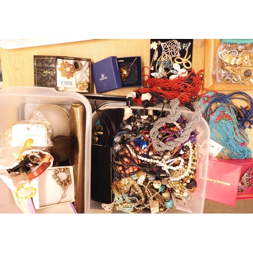 861 - Two boxes of vintage and modern costume jewellery to include , a Butler & Wilson butterfly brooc... 