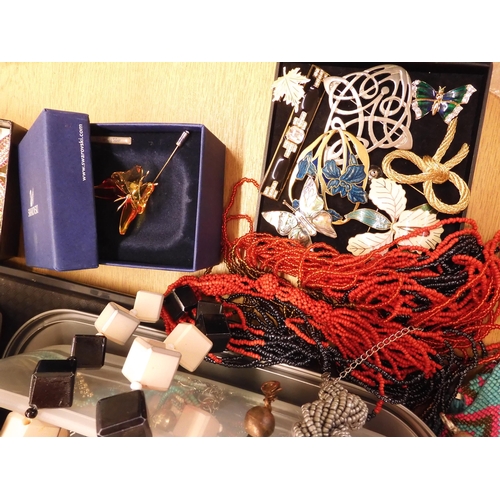 861 - Two boxes of vintage and modern costume jewellery to include , a Butler & Wilson butterfly brooc... 