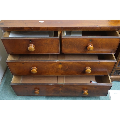 160 - A Victorian mahogany two over two chest of drawers on plinth base, 80cm high x 106cm wide x 54cm dee... 