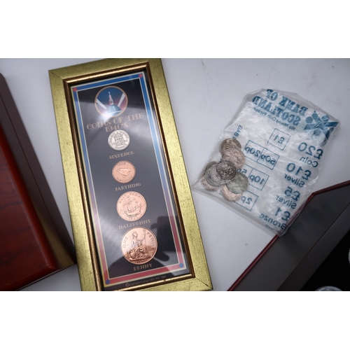 423A - VICTORIA & ELIZABETH II Coin set in wood display case and other commemorative coin sets  compris... 