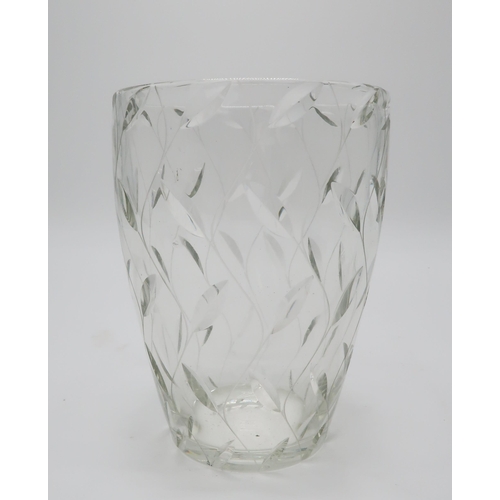 2199 - CLYNE FARQUHARSON (BRITISH 1906-1978) FOR JOHN WALSH WALSHAn Art Deco leaf pattern crystal vase, sig... 