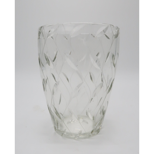 2199 - CLYNE FARQUHARSON (BRITISH 1906-1978) FOR JOHN WALSH WALSHAn Art Deco leaf pattern crystal vase, sig... 